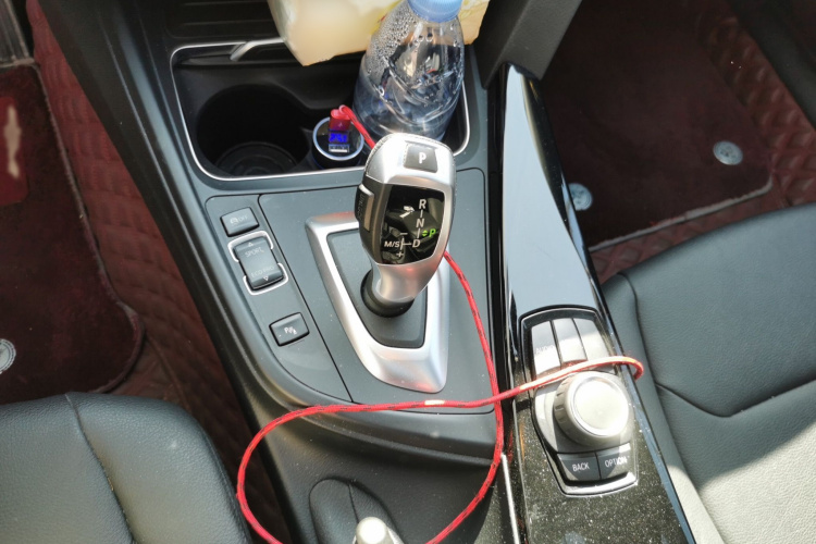 宝马3系 2016款 316i 时尚型局部细节18