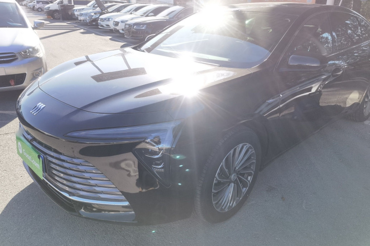 别克 君越 2023款 28T 越尊版车身外观1