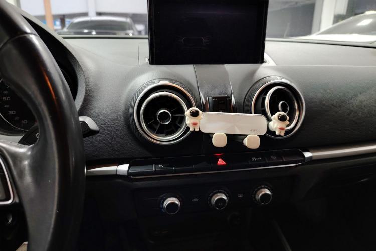 奥迪A3 2019款 Limousine 35 TFSI 进取型 国V中控内饰7002