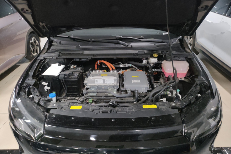 小鹏P5 2024款 500Plus版机舱底盘24