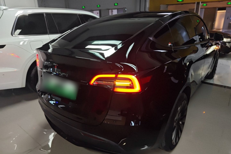 特斯拉 Model Y 2022款 改款 长续航全轮驱动版车身外观7