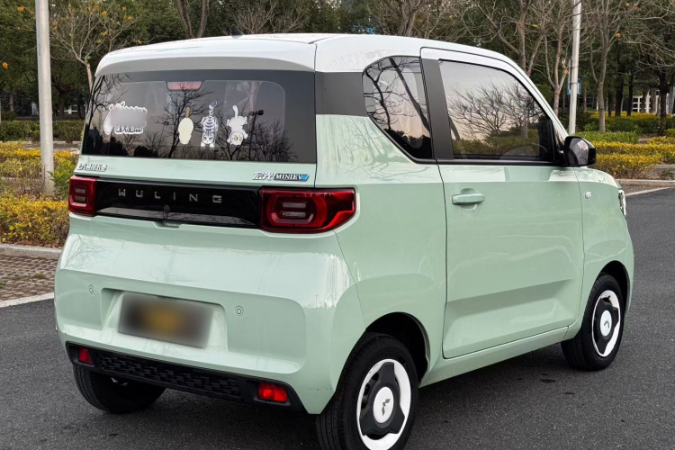 五菱汽车 宏光MINIEV 2022款 悦享款 磷酸铁锂车身外观6004