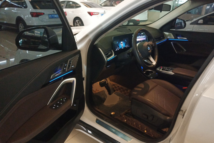 宝马X1 2023款 sDrive25Li X设计套装中控内饰7002