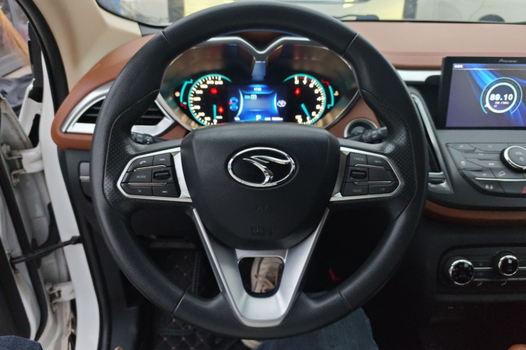 东南DX7 2018款 1.5T 自动荣耀版中控内饰13