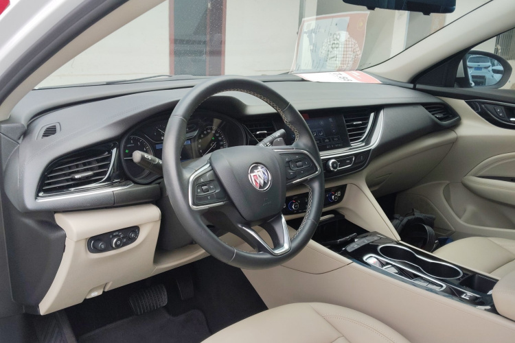 别克 君威 2020款 552T 精英型中控内饰12