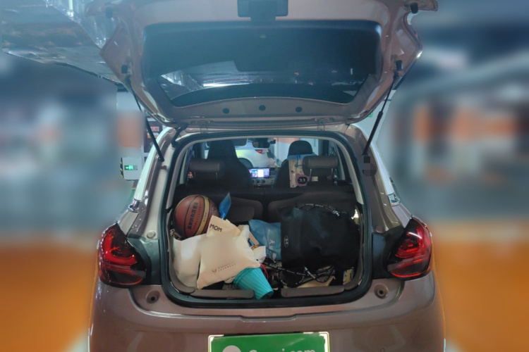 五菱汽车 五菱缤果 2023款 333km 灵犀互联款中控内饰23