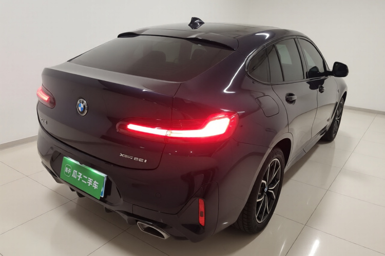 宝马X4 2022款 xDrive 25i M运动套装车身外观7