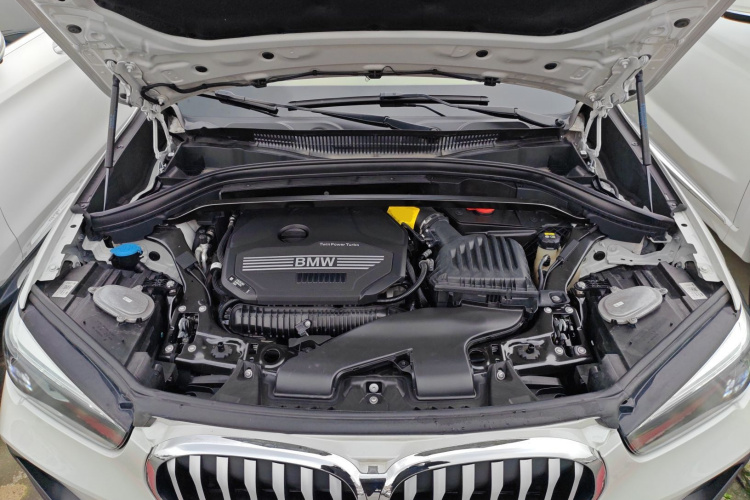 宝马X1 2021款 改款 sDrive25Li 领先型机舱底盘24