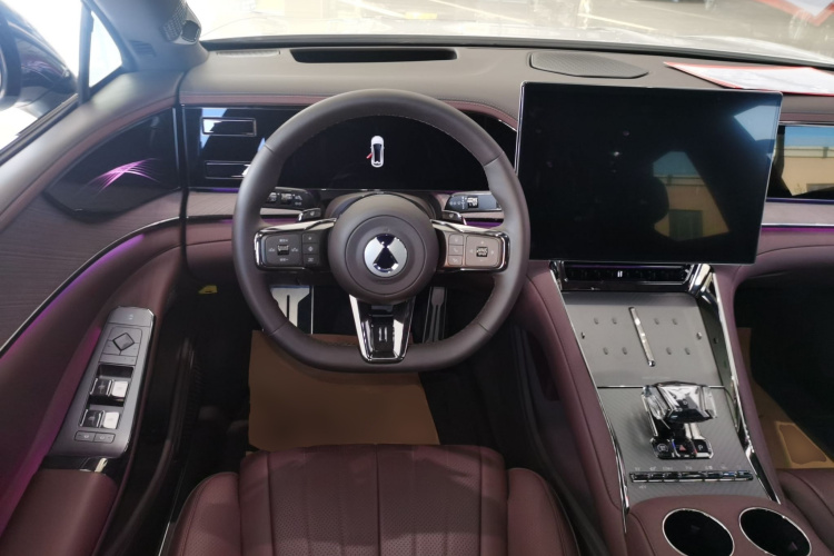 腾势Z9GT 2024款 1100四驱Ultra版中控内饰13