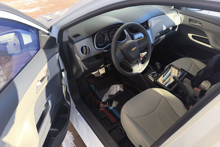 雪佛兰 2015款 赛欧3 1.3L AMT理想版中控内饰20