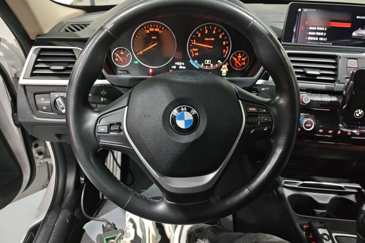 宝马3系 2019款 320Li 时尚型局部细节13