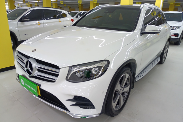 奔驰GLC 2017款 GLC 300 4MATIC 动感型车身外观1