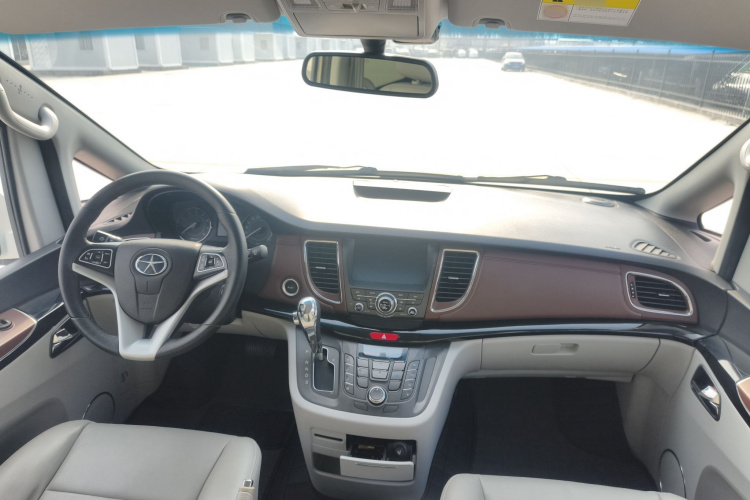 江汽集团 瑞风M5 2017款 2.0T 汽油双离合商务版中控内饰7003