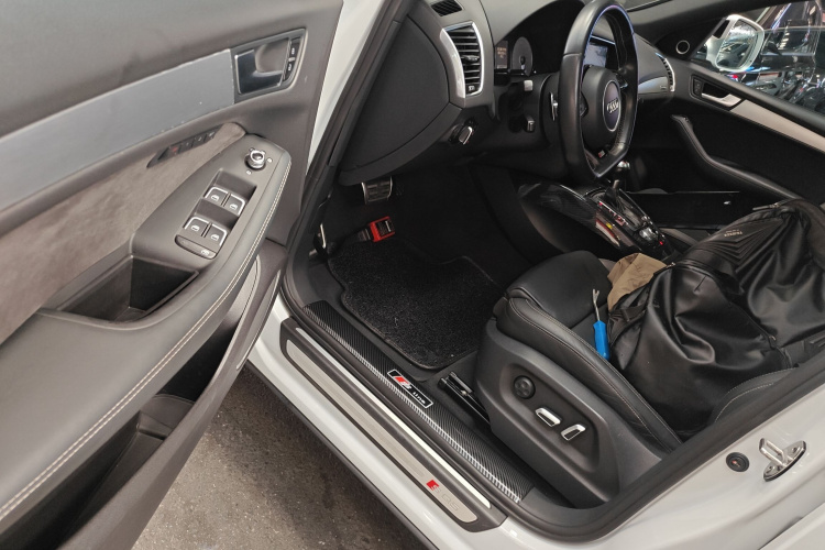 奥迪Q5(进口) 2017款 SQ5 3.0 TFSI quattro中控内饰7003