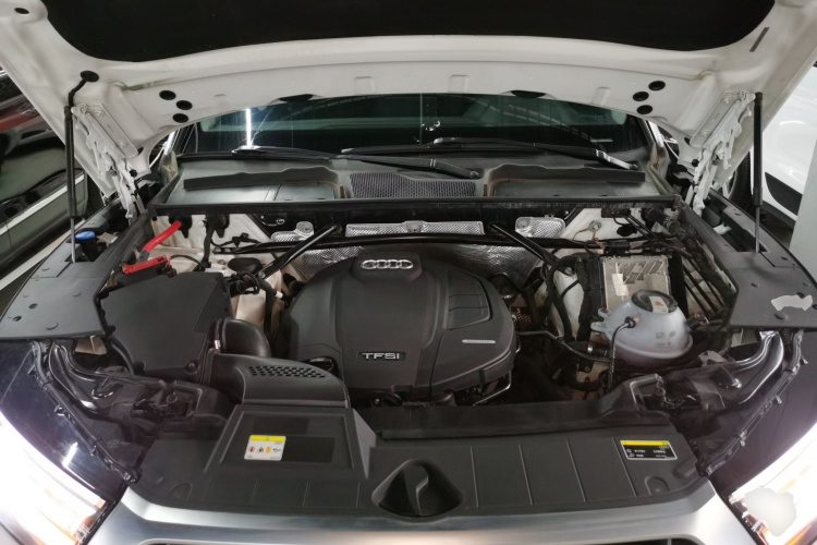 奥迪Q5L 2020款 改款 40 TFSI 荣享进取型机舱底盘24