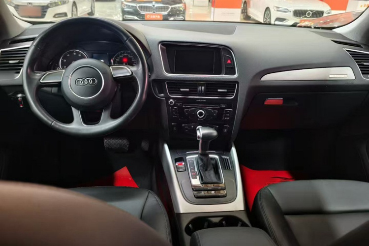 奥迪Q5 2015款 40 TFSI 进取型中控内饰7003