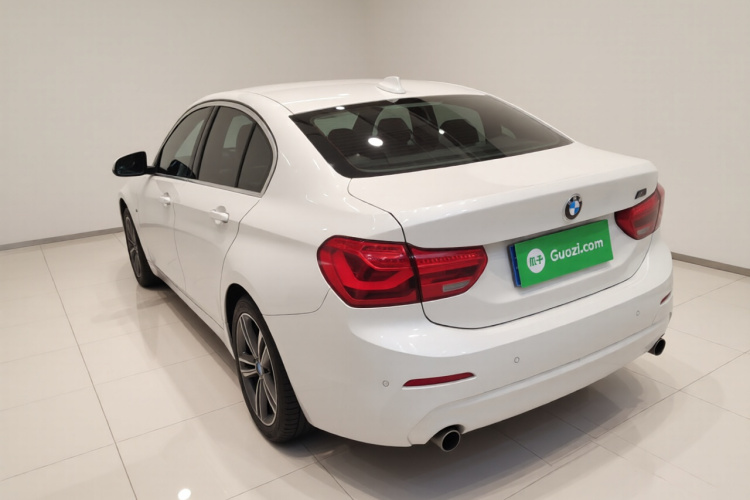 宝马1系 2020款 120i 时尚型车身外观5