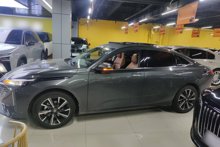 长安 逸动 2024款 1.5T GDI自动 旗舰型车身外观4