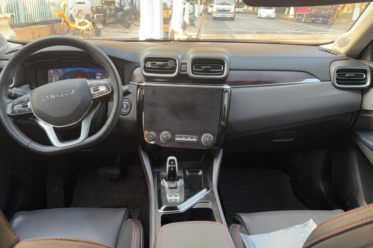 领克02 2018款 1.5T DCT两驱劲Pro版 国V中控内饰7002