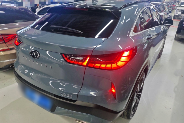 英菲尼迪QX55 2022款 2.0T 四驱耀享版车身外观7