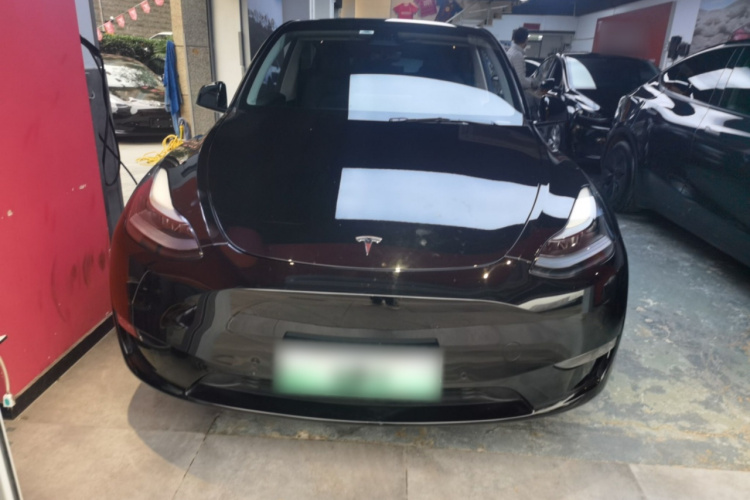 特斯拉 Model Y 2021款 标准续航后驱版车身外观2