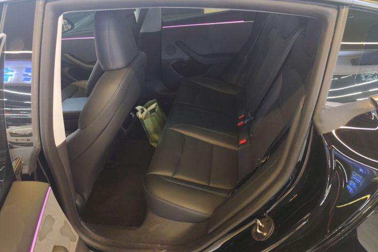 特斯拉 Model 3 2023款 后轮驱动版中控内饰7004