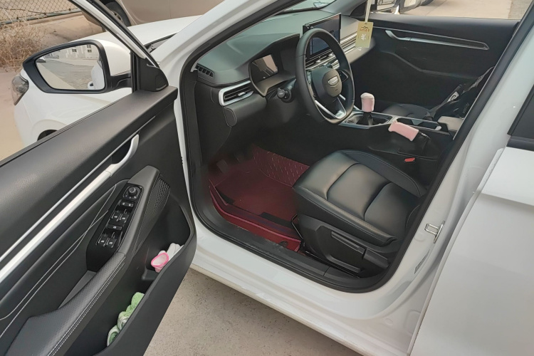 吉利汽车 帝豪 2026款 第4代 400万纪念款 1.5L 手动超越型中控内饰20