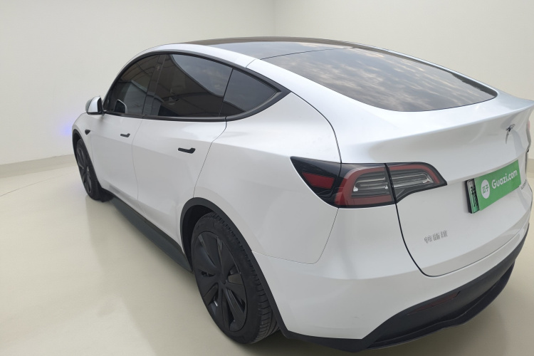 特斯拉 Model Y 2022款 改款 后轮驱动版车身外观5