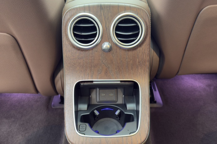 奔驰E级 2023款 E 260 L中控内饰7003