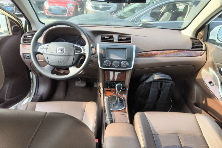 众泰Z300 2014款 1.6L 都市版自动豪华型中控内饰12