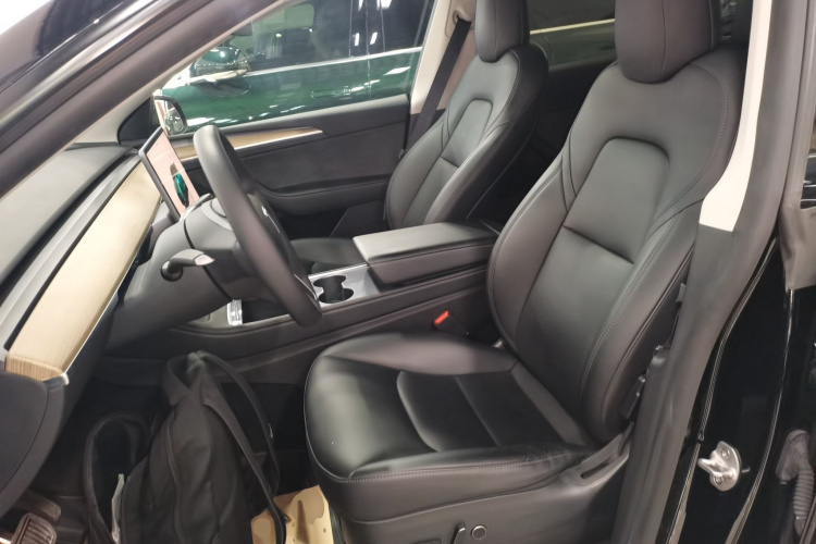 特斯拉 Model Y 2022款 后轮驱动版中控内饰19