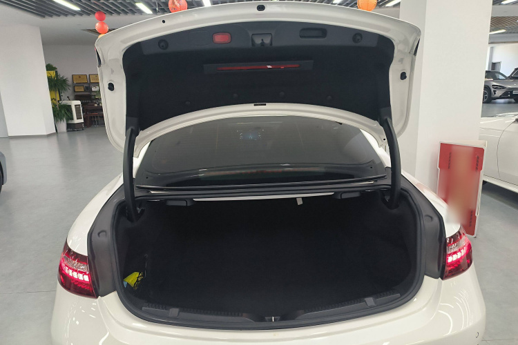 奔驰E级(进口) 2023款 E 260 轿跑车局部细节23
