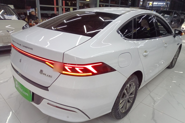 比亚迪 秦PLUS 2023款 冠军版 DM-i 55KM领先型车身外观7