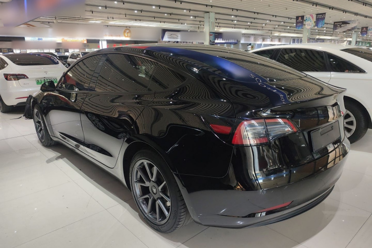 特斯拉 Model 3 2021款 改款 标准续航后驱升级版 3D1车身外观4