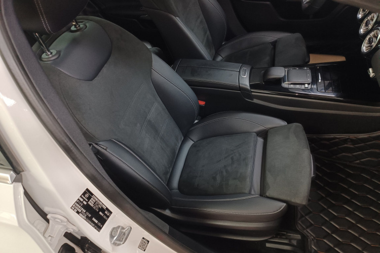 奔驰A级 2022款 改款三 A 200 L 运动轿车时尚型局部细节41