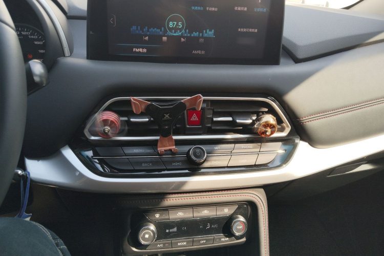 江汽集团 瑞风R3 2019款 1.5T 劲风型 7座局部细节16