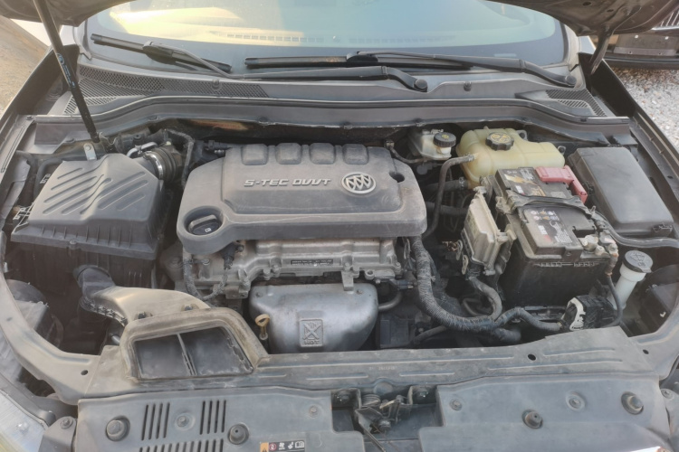 别克 英朗 2015款 15N 自动豪华型机舱底盘24