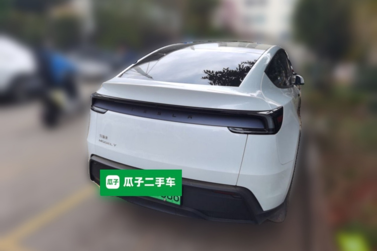特斯拉 Model Y 2025款 后轮驱动版车身外观7