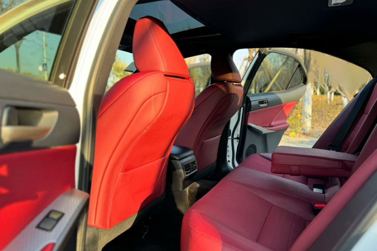 雷克萨斯IS 2017款 300 F SPORT版中控内饰7006