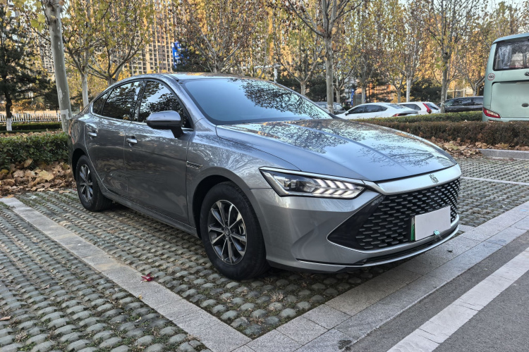 比亚迪 秦PLUS 2023款 冠军版 DM-i 55KM领先型车身外观6005