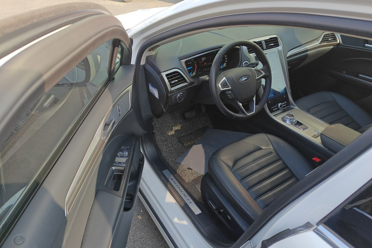 福特 蒙迪欧 2020款 EcoBoost 180 时尚型中控内饰7003