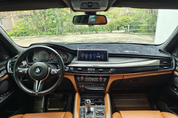 宝马X5 M 2015款 X5 M中控内饰7001