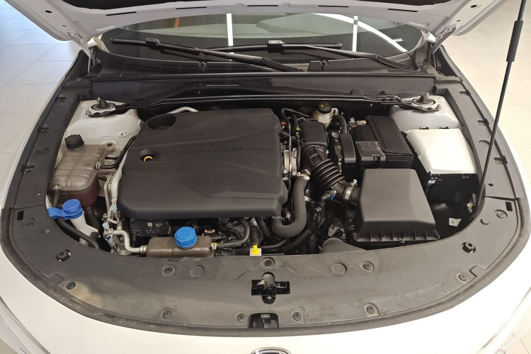 长安UNI-V 2024款 1.5T 高能版机舱底盘24