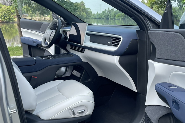 小鹏G6 2023款 700 四驱性能 Max局部细节41