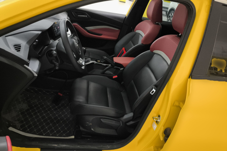 名爵 MG5 2021款 180DVVT 手动青春豪华版中控内饰19