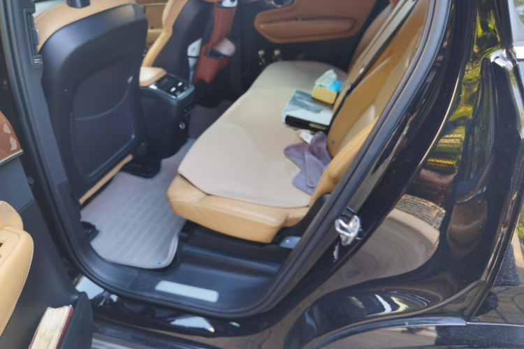 沃尔沃XC90 2018款 T6 智雅版 7座中控内饰7004