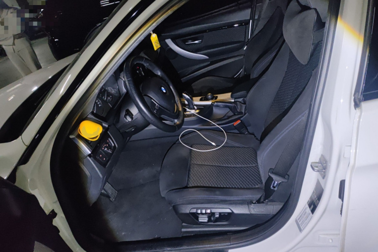 宝马3系 2017款 320i M运动型中控内饰19