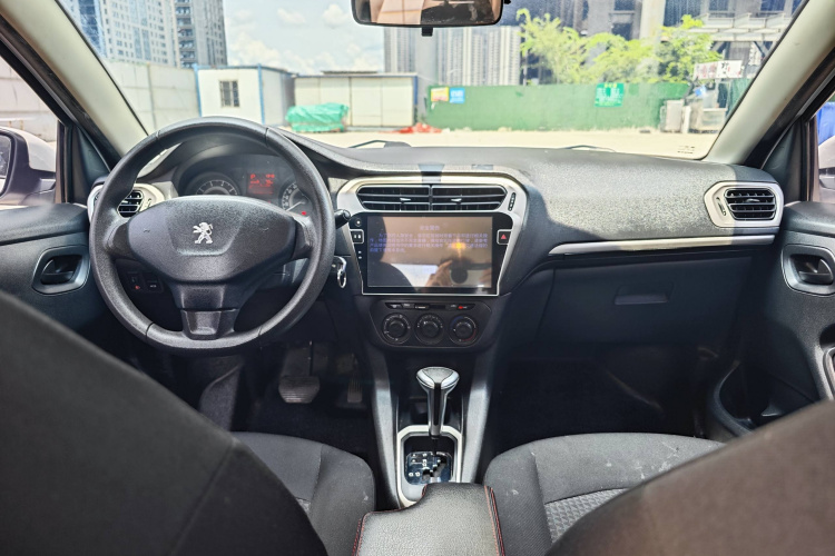 标致301 2016款 1.6L 自动舒适版中控内饰7008