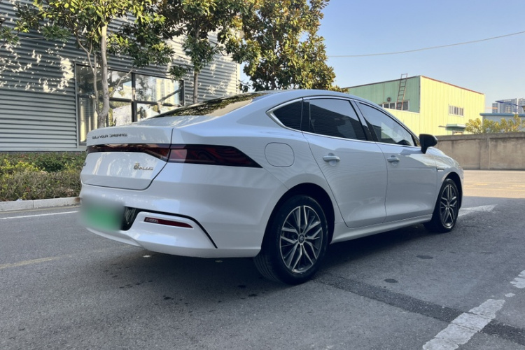 比亚迪 秦PLUS 2023款 冠军版 EV 510KM超越型车身外观6005