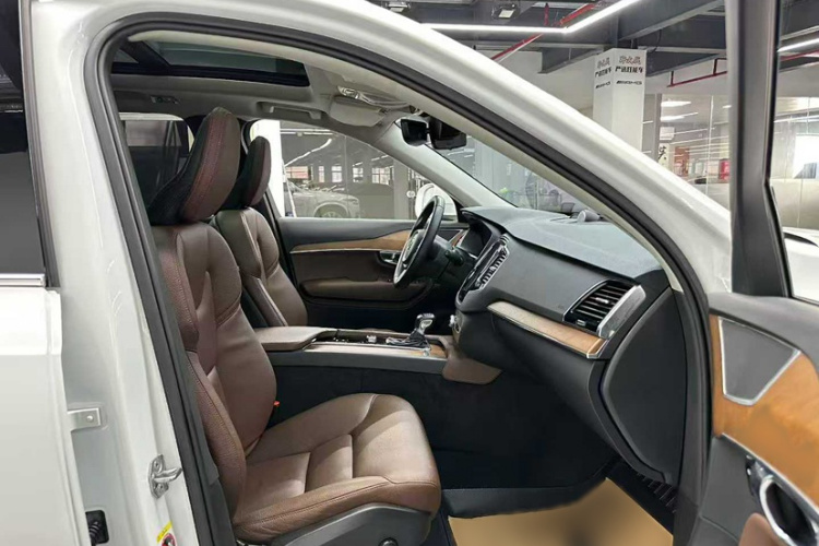 沃尔沃XC90 2019款 T6 智逸版 7座 国VI车身外观6008